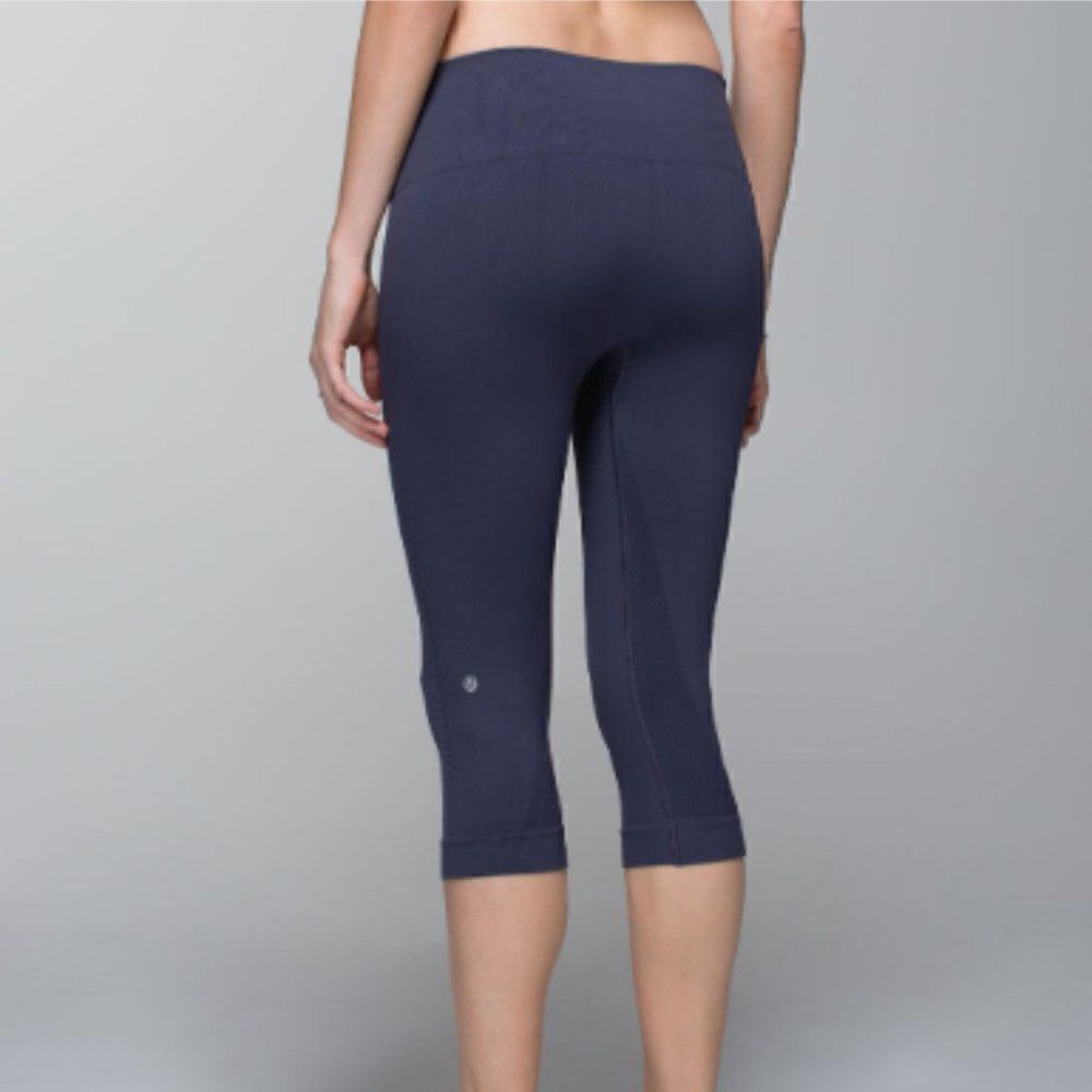 Lululemon In The Flow Crop II *Pattern - Picture 7 of 10